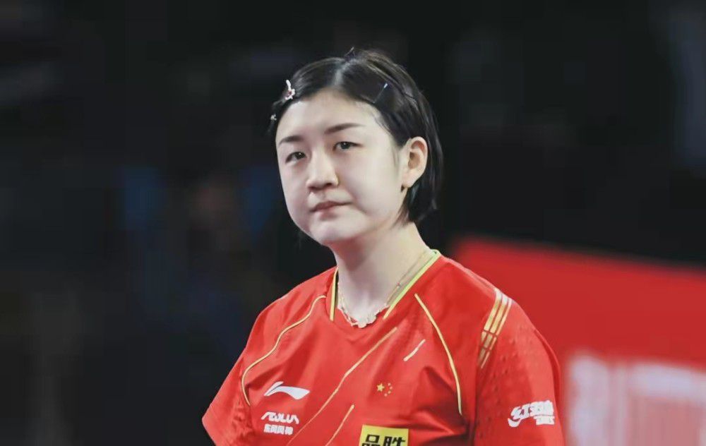 少女们似乎被眼前的景致惊呆。