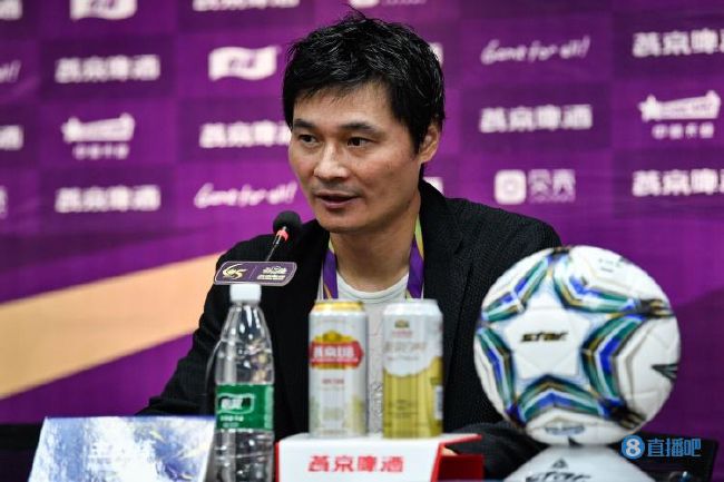 悬疑片《恶意》围绕一起离奇坠楼案展开，媒体人叶攀第一时间到达凶案现场，在秘密调查中，她先后发现死者母亲和坠楼护士有不同程度的嫌疑，并立刻将其作为独家消息曝光。